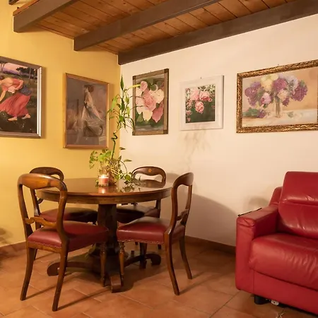 Corte Degli Estensi, Romantica Mansardina Apartmán