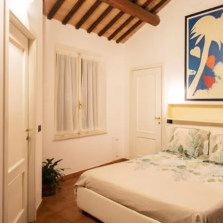 Corte Degli Estensi, Romantica Mansardina *