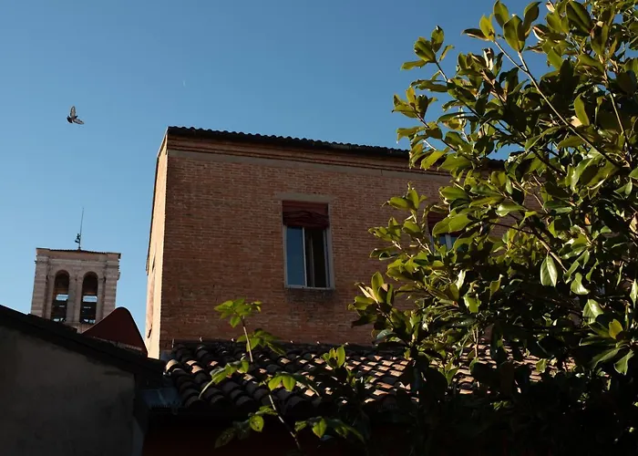 Apartment Corte Degli Estensi, Romantica Mansardina *