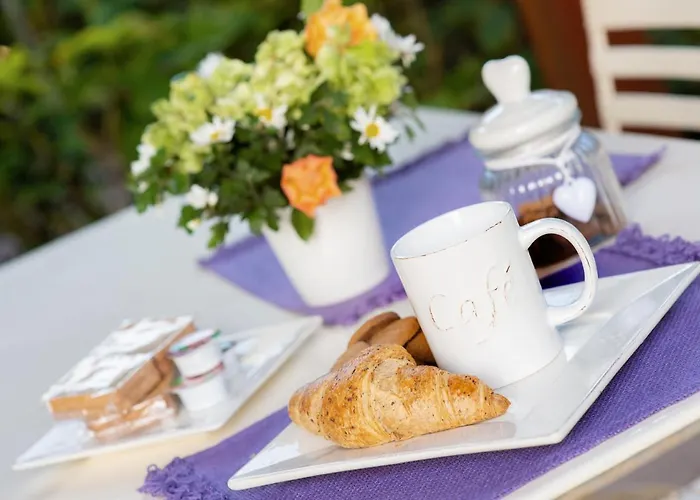 Corte Degli Estensi, Romantica Mansardina Ferrara