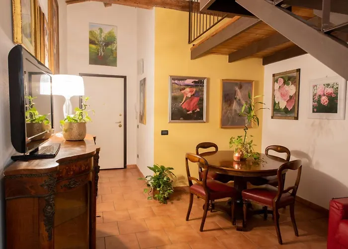 Corte Degli Estensi, Romantica Mansardina Apartament Ferrara